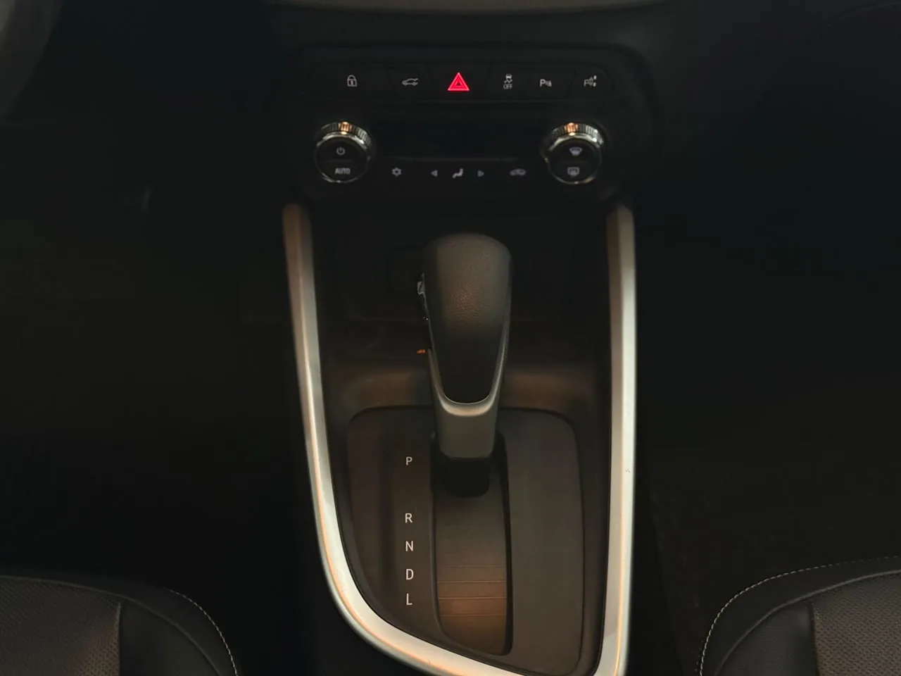 Chevrolet Onix — foto 8