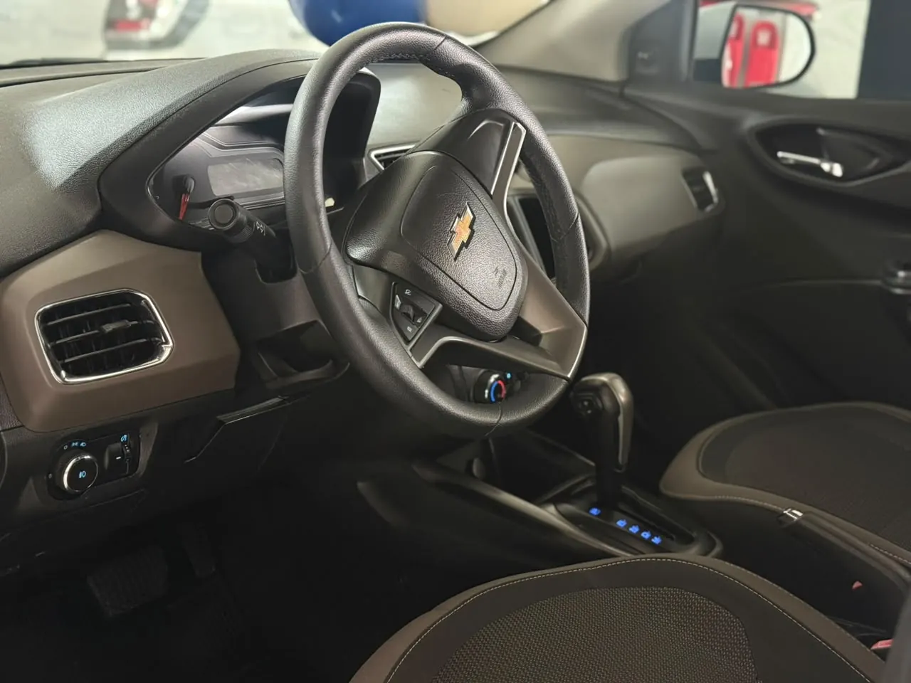 Chevrolet Prisma — foto 8