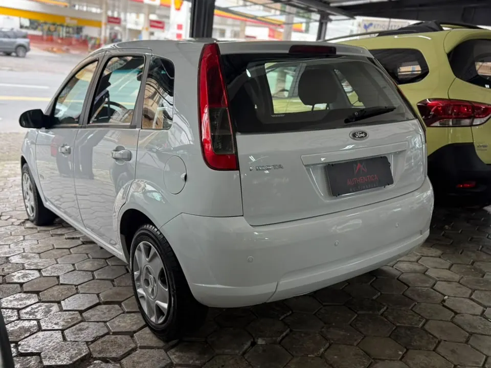 Ford Fiesta — foto 4