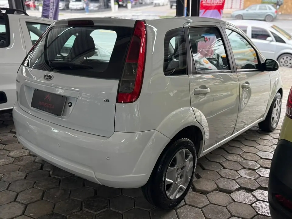 Ford Fiesta — foto 5