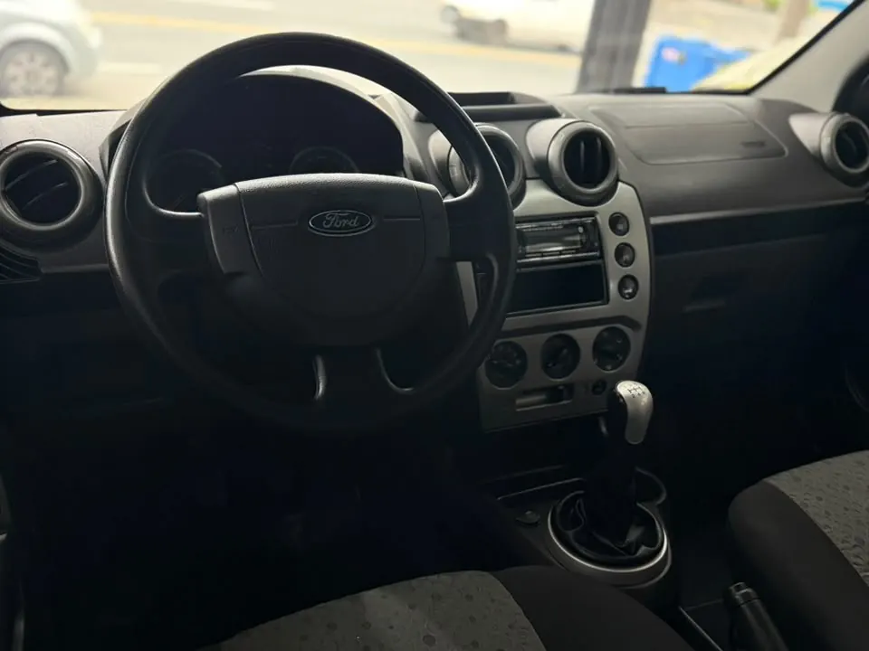 Ford Fiesta — foto 8