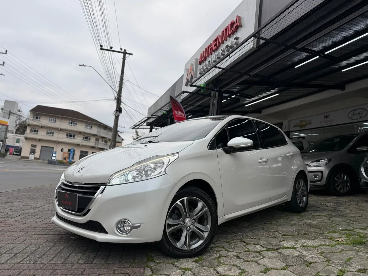 Peugeot 208 à venda na Authentica Multimarcas