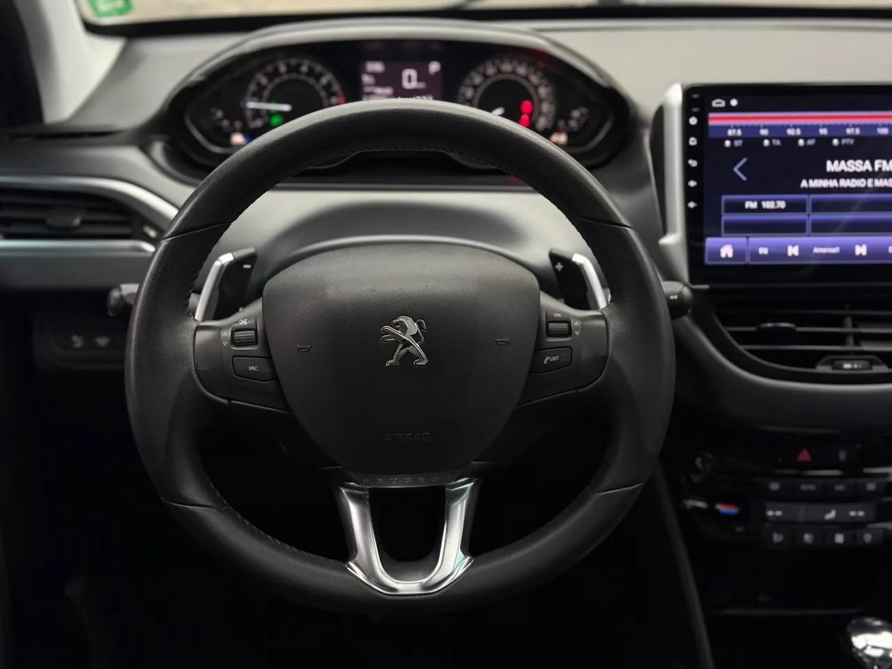 Peugeot 208 — foto 8