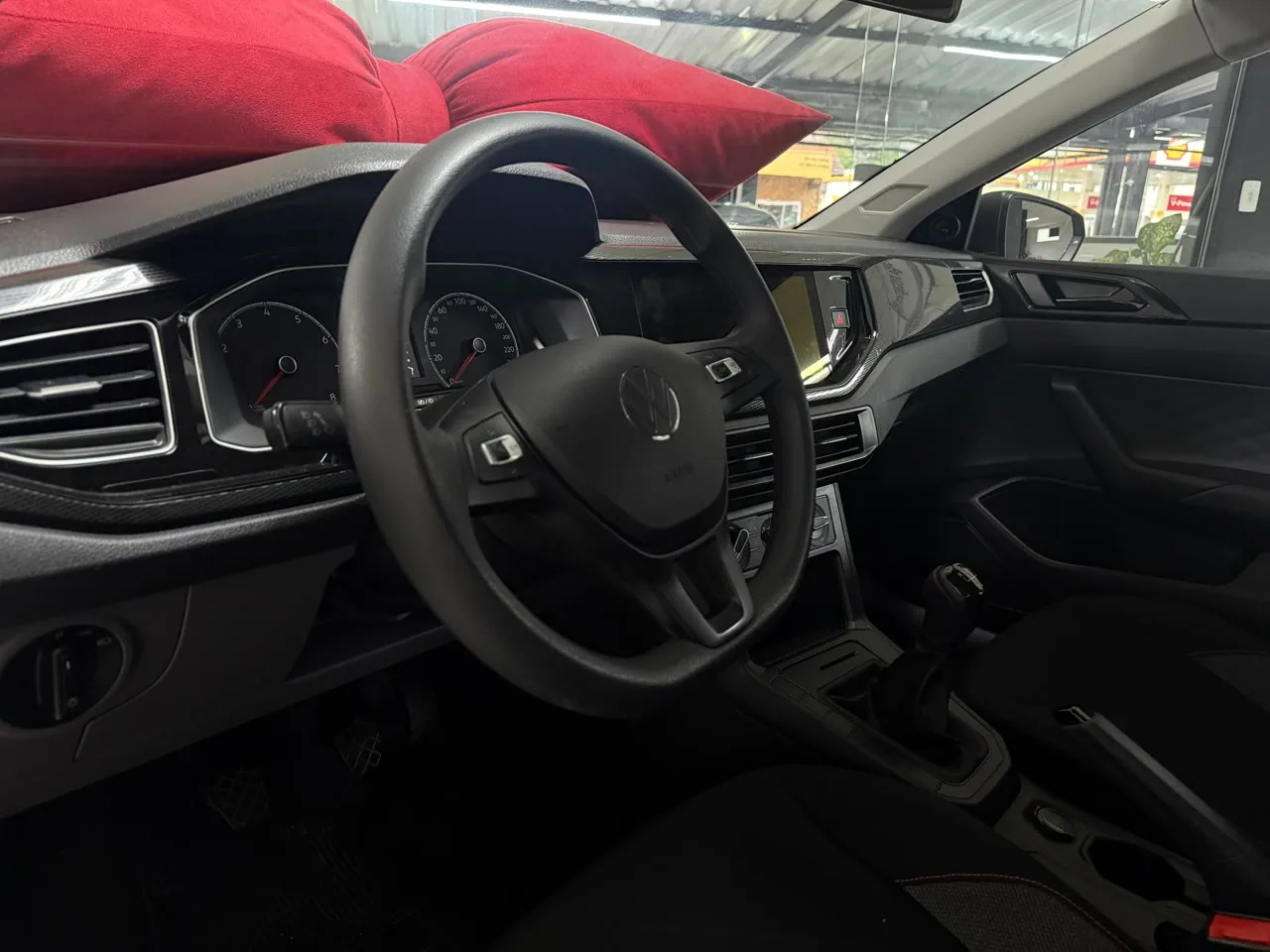Volkswagen Polo Track — foto 6