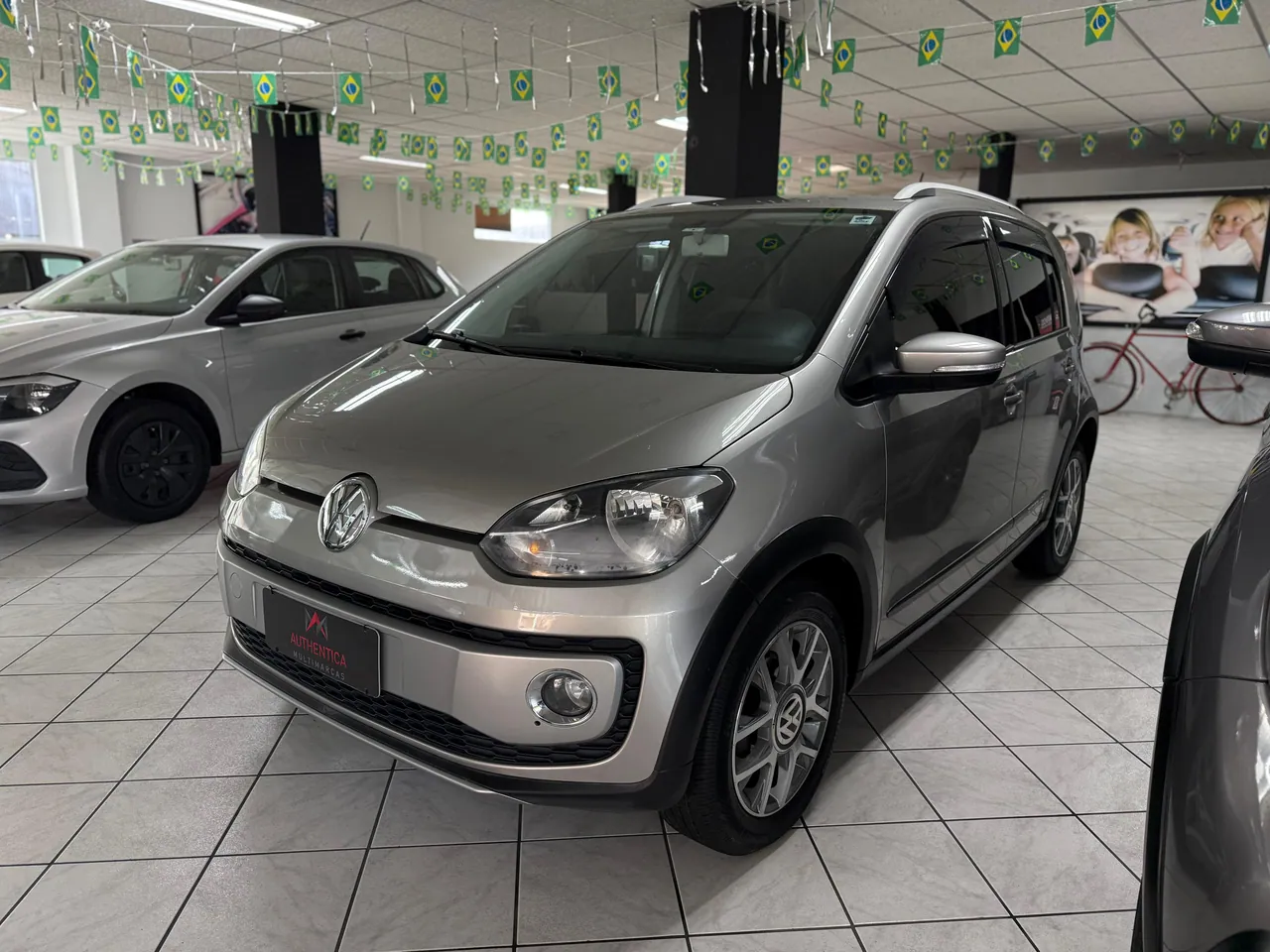 Volkswagen cross up! à venda na Authentica Multimarcas