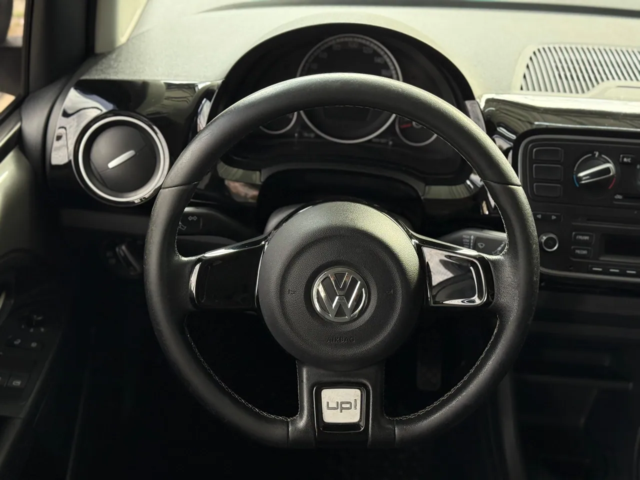 Volkswagen cross up! — foto 10